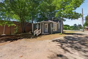 298 S Cherokee Rd, Social Circle, GA 30025 - Photo 5