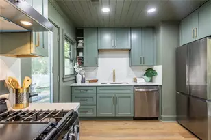1802 La Dawn Ln NW, Atlanta, GA 30318 - Photo 9