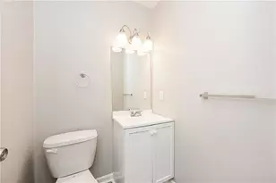 8990 Sterling Ridge Ln, Jonesboro, GA 30238 - Photo 11