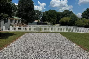 894 Lakeview Dr, Nicholson, GA 30565 - Photo 25