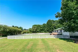 894 Lakeview Dr, Nicholson, GA 30565 - Photo 25