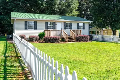 894 Lakeview Drive, Nicholson, GA 30565 - Photo 1