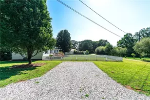 894 Lakeview Dr, Nicholson, GA 30565 - Photo 23