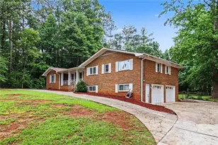 329 Plantation Cir, Fayetteville, GA 30214 - Photo 3