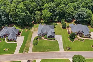 139 Montvale Dr, Hoschton, GA 30548 - Photo 3