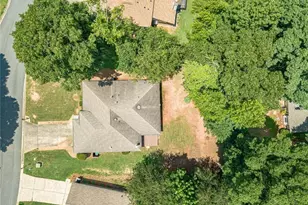 1381 Shady Cove Ln, Lawrenceville, GA 30043 - Photo 5