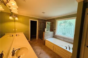 1652 Park Hollow Ln, Lawrenceville, GA 30043 - Photo 25