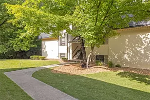118 Lablanc Way NW, Atlanta, GA 30327 - Photo 3