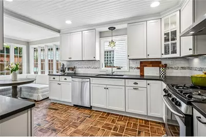 2365 Glenwood Drive NE, Atlanta, GA 30305 - Photo 9