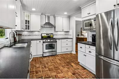 2365 Glenwood Drive NE, Atlanta, GA 30305 - Photo 13