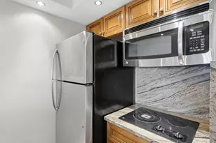 795 Hammond Dr, Atlanta, GA 30328 - Photo 13