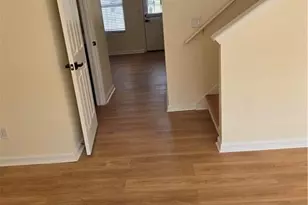 1327 Hollenbeck Ln, Riverdale, GA 30296 - Photo 5
