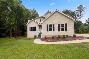 3162 Oak Leaf Ct SW, Marietta, GA 30064 - Photo 1