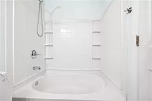 5606 Union Pointe Dr, Union City, GA 30291 - Photo 11