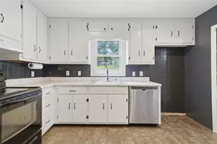 1539 Sir Galahad Dr SW, Marietta, GA 30008 - Photo 11