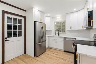 4579 Tudor Castle Dr, Decatur, GA 30035 - Photo 5