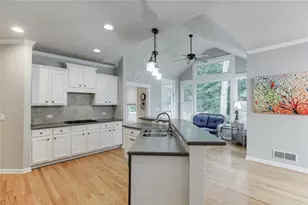 5843 Peacock Ln, Hoschton, GA 30548 - Photo 13