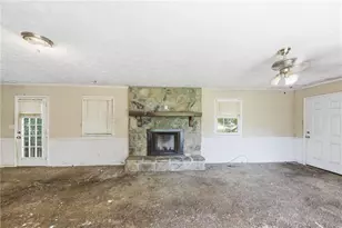 759 Freeman Dr NW, Lilburn, GA 30047 - Photo 9