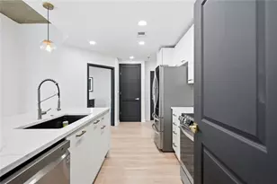 3324 Peachtree Rd NE, Atlanta, GA 30326 - Photo 17