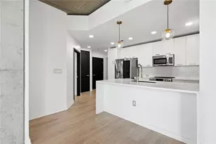 3324 Peachtree Rd NE, Atlanta, GA 30326 - Photo 9