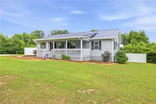 1841 Hunters Creek Rd, Toccoa, GA 30577 - Photo 3