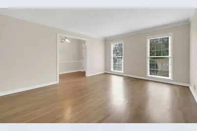 4517 E Kings Point Circle, Dunwoody, GA 30338 - Photo 3