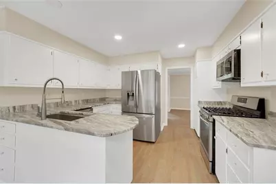4517 E Kings Point Circle, Dunwoody, GA 30338 - Photo 7
