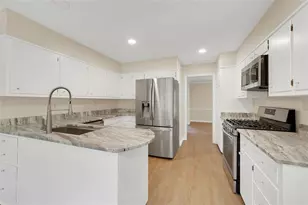 4517 E Kings Point Cir, Dunwoody, GA 30338 - Photo 7