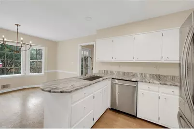 4517 E Kings Point Circle, Dunwoody, GA 30338 - Photo 9