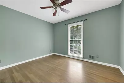4517 E Kings Point Circle, Dunwoody, GA 30338 - Photo 17