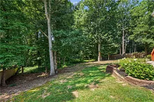 918 Edgewater Dr, Loganville, GA 30052 - Photo 53