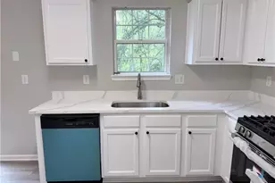 940 Melrose Park Pl, Lawrenceville, GA 30044 - Photo 7