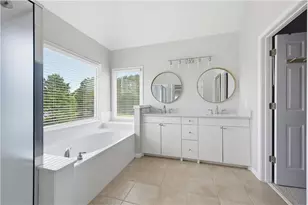 8450 Woodland View Dr, Gainesville, GA 30506 - Photo 17
