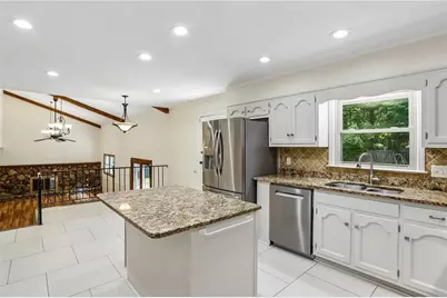 2032 Gunstock Drive, Tucker, GA 30087 - Photo 9