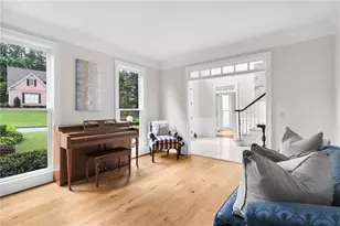 10645 Oxford Mill Cir, Alpharetta, GA 30022 - Photo 17
