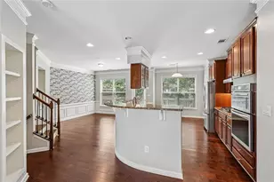 1005 Manchester Way, Roswell, GA 30075 - Photo 7