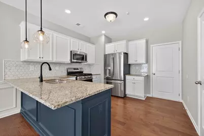 3277 Castleberry Village Dr, Cumming, GA 30040 - Photo 9