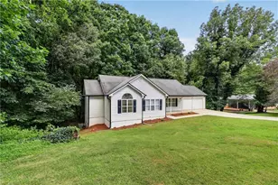 5027 Fitts Dr NE, Roswell, GA 30075 - Photo 9