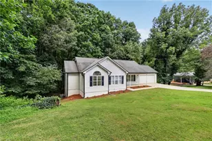 5027 Fitts Dr NE, Roswell, GA 30075 - Photo 3