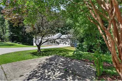 5027 Fitts Drive NE, Roswell, GA 30075 - Photo 3