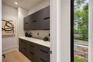 2822 Shady Valley Dr NE, Atlanta, GA 30324 - Photo 23