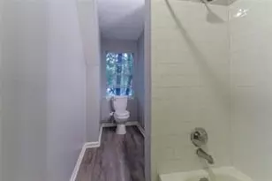 135 Barrington Dr E, Roswell, GA 30076 - Photo 9