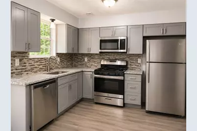 135 Barrington Drive E, Roswell, GA 30076 - Photo 3