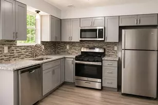 135 Barrington Dr E, Roswell, GA 30076 - Photo 3