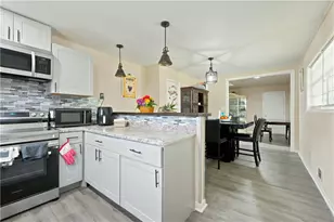 1020 Cedar Cir, Forest Park, GA 30297 - Photo 7