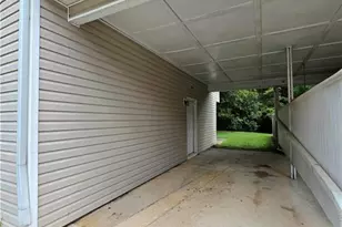 156 Governors Dr, Forest Park, GA 30297 - Photo 3