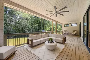 680 Carriage Dr, Sandy Springs, GA 30328 - Photo 21