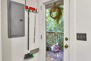 2023 Oakview Rd SE, Atlanta, GA 30317 - Photo 13