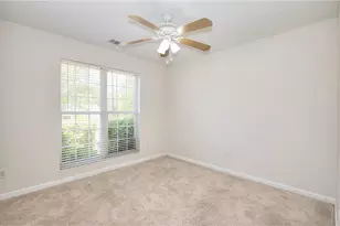 1022 Carriage Way, Loganville, GA 30052 - Photo 5