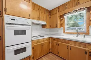 3283 Meadowview Ln SW, Marietta, GA 30008 - Photo 9